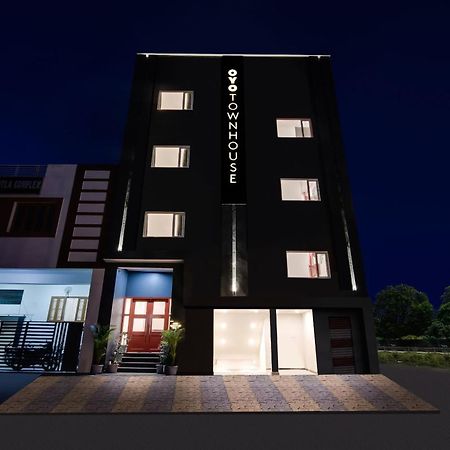 Townhouse The Awadh Airport Near Chaudhary Charan Singh International Airport Hotel Bijnaur Luaran gambar